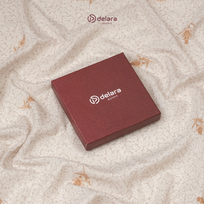 Product image BOX SCARF DELARA 15x15x3cm Maroon